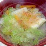 昆布茶で簡単♪白菜とにんじんのお吸い物